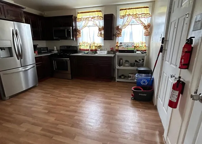 2F4-Chelsea Suites In-Unit Washer Dryer And Tv